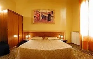 La Luna Guest house Florence